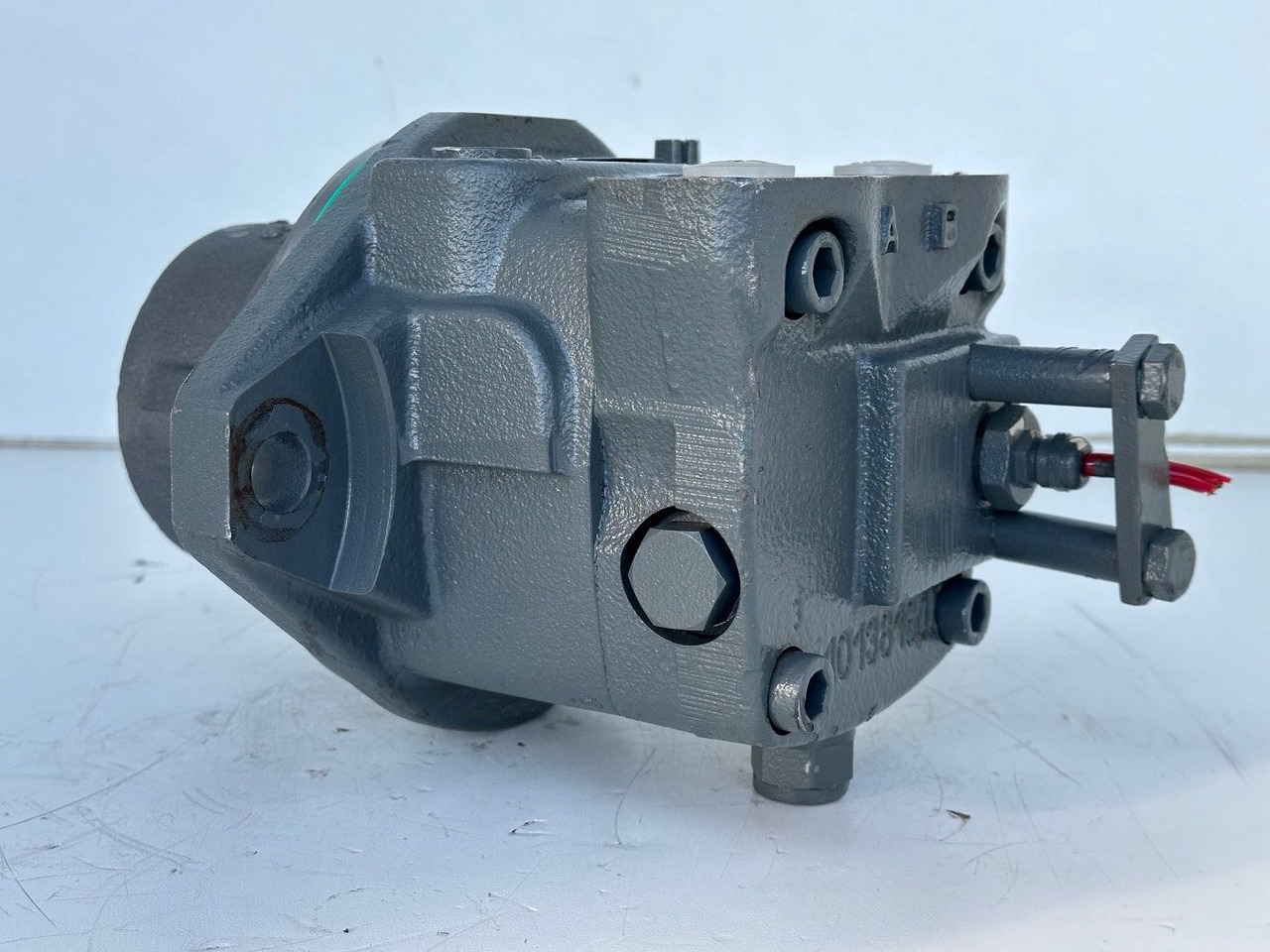 Liebherr Hydraulikeinbaumotor FMF045, ID-Nr.10132702. A924,LH30C,LH30M,LH35M,LH35MT,LH40C,LH40CP,LH40M,LH40MP,LH50CHR,LH50M,LH50MHR,LH50MT. #23.12.01074# - Hydraulikmotor für Mobilbagger: das Bild 4 Liebherr Hydraulikeinbaumotor FMF045, ID-Nr.10132702. A924,LH30C,LH30M,LH35M,LH35MT,LH40C,LH40CP,LH40M,LH40MP,LH50CHR,LH50M,LH50MHR,LH50MT. #23.12.01074# - Hydraulikmotor für Mobilbagger: das Bild 4