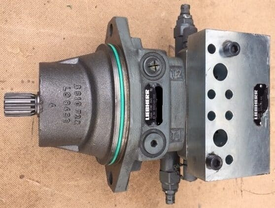 Liebherr Hydraulikeinbaumotor FMF045 and Dämpfungsventil DV22. ID-Nr.10137481 - ID-Nr.10152486 - ID-Nr.11369615 and ID-Nr.10151323 - Hydraulikmotor für Kettenbagger: das Bild 1 Liebherr Hydraulikeinbaumotor FMF045 and Dämpfungsventil DV22. ID-Nr.10137481 - ID-Nr.10152486 - ID-Nr.11369615 and ID-Nr.10151323 - Hydraulikmotor für Kettenbagger: das Bild 1