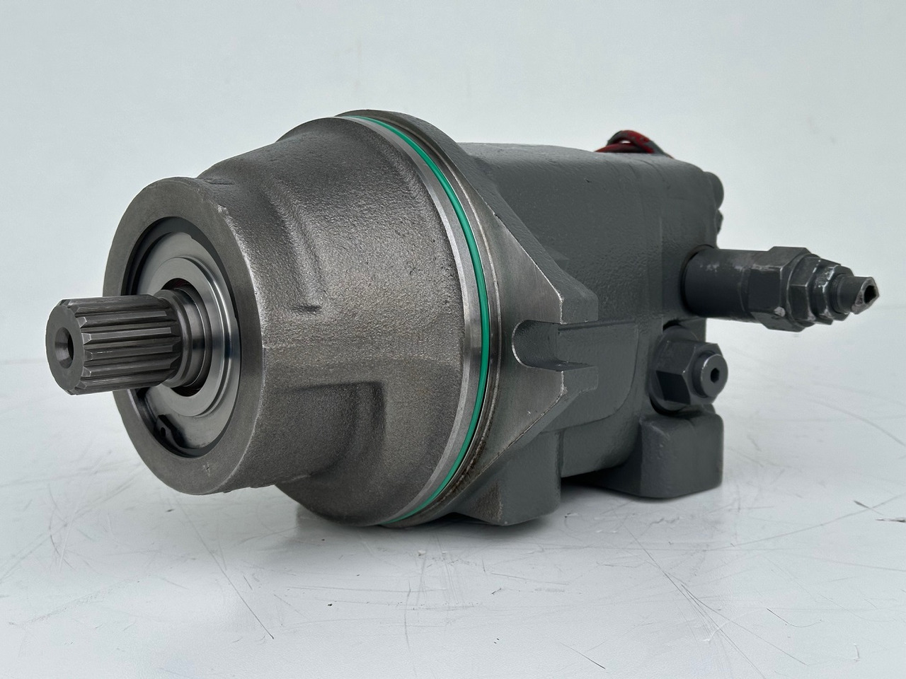 Liebherr Hydraulikeinbaumotor Typ:FMF058. ID-Nr.12483261. SAT275/266. R926 K-LC-1565, R926 K-LC-1827, R930 T-1980. #12483261.00573# - Hydraulikmotor für Kettenbagger: das Bild 3 Liebherr Hydraulikeinbaumotor Typ:FMF058. ID-Nr.12483261. SAT275/266. R926 K-LC-1565, R926 K-LC-1827, R930 T-1980. #12483261.00573# - Hydraulikmotor für Kettenbagger: das Bild 3