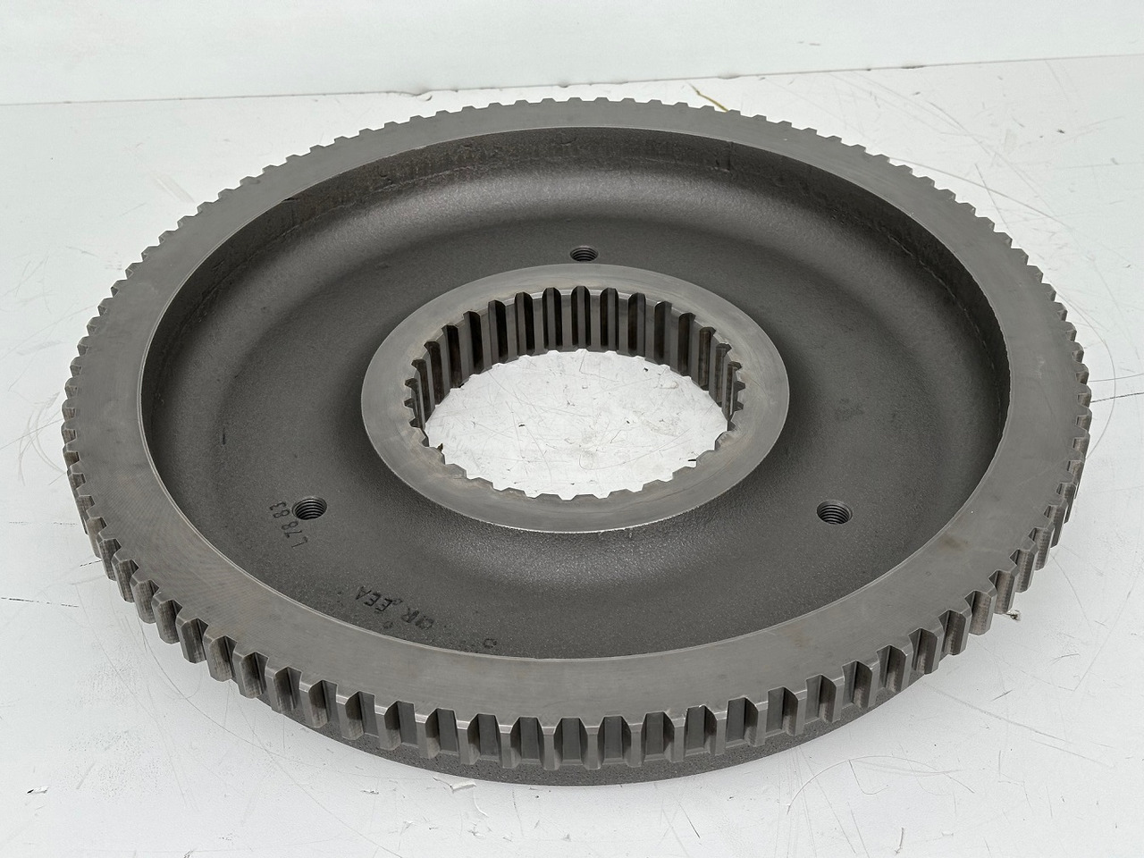 Liebherr Original Stützflansch ID-Nr.944427703. FAT500E502,FAT500E503,FAT500E517,FAT500E518,FAT500F522,FAT500F522,FAT500F528,FAT500F529.PR734,PR73605,PR7363,PR7364,PR736,RL44,RL46,RL463. #944427703.31 - Fahrantrieb für Baumaschine: das Bild 3 Liebherr Original Stützflansch ID-Nr.944427703. FAT500E502,FAT500E503,FAT500E517,FAT500E518,FAT500F522,FAT500F522,FAT500F528,FAT500F529.PR734,PR73605,PR7363,PR7364,PR736,RL44,RL46,RL463. #944427703.31 - Fahrantrieb für Baumaschine: das Bild 3