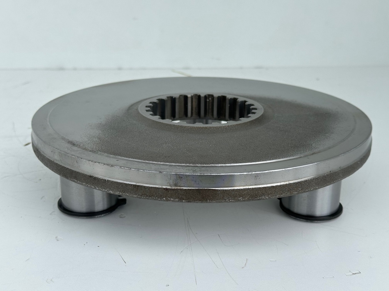 Liebherr Planetenträger ID-Nr.90024938. FAT400P112 -FAT400P130 - FAT400P139. LO1936, LOS926, R926, R928, R930, R934, R936, R940, R944, R946, R950 T. #90024938.C1.6075# - Fahrantrieb für Baumaschine: das Bild 5 Liebherr Planetenträger ID-Nr.90024938. FAT400P112 -FAT400P130 - FAT400P139. LO1936, LOS926, R926, R928, R930, R934, R936, R940, R944, R946, R950 T. #90024938.C1.6075# - Fahrantrieb für Baumaschine: das Bild 5