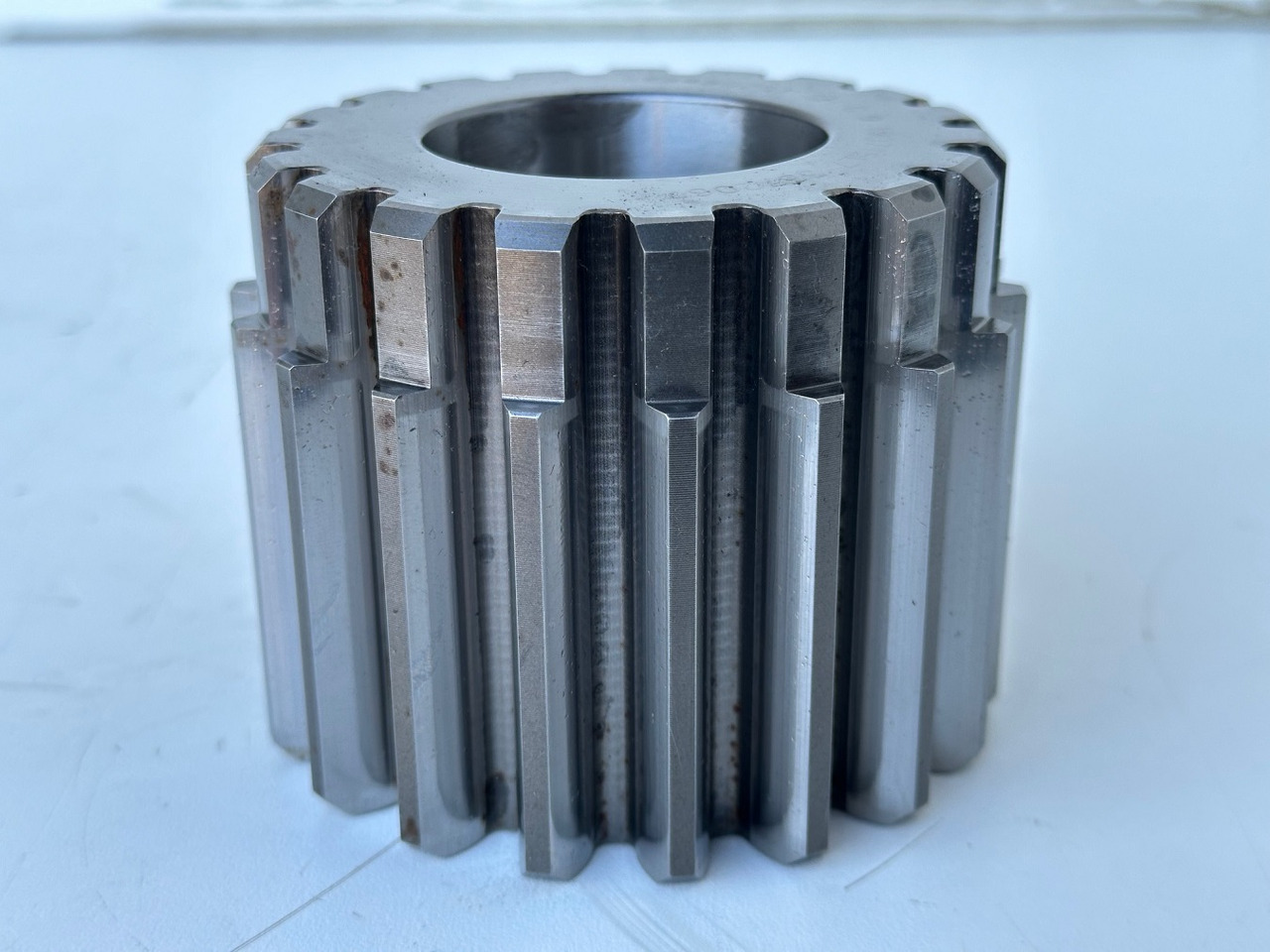 Liebherr Sonnenrad ID-Nr.969490701. FAT355P076-FAT355P077-FAT355P120. LH26,LH30C,LH40C,LO1916,LO1926,LOS916,LOS926,R906,R916,R920,R922,R924,R926. #969490701.06.08# - Fahrantrieb für Kettenbagger: das Bild 4 Liebherr Sonnenrad ID-Nr.969490701. FAT355P076-FAT355P077-FAT355P120. LH26,LH30C,LH40C,LO1916,LO1926,LOS916,LOS926,R906,R916,R920,R922,R924,R926. #969490701.06.08# - Fahrantrieb für Kettenbagger: das Bild 4