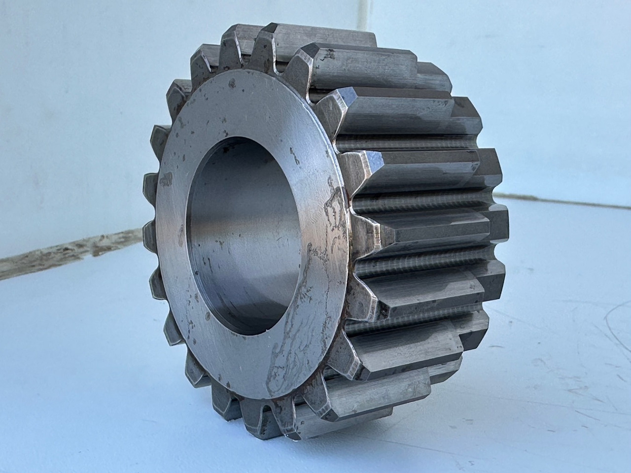 Liebherr Sonnenrad ID-Nr.969491601. FAT355P076-FAT355P077-FAT355P120. LH26,LH30C,LH40C,LO1916,LO1926,LOS916,LOS926,R906,R916,R920,R922,R924,R926. #969491601.06.08# - Fahrantrieb für Kettenbagger: das Bild 2 Liebherr Sonnenrad ID-Nr.969491601. FAT355P076-FAT355P077-FAT355P120. LH26,LH30C,LH40C,LO1916,LO1926,LOS916,LOS926,R906,R916,R920,R922,R924,R926. #969491601.06.08# - Fahrantrieb für Kettenbagger: das Bild 2