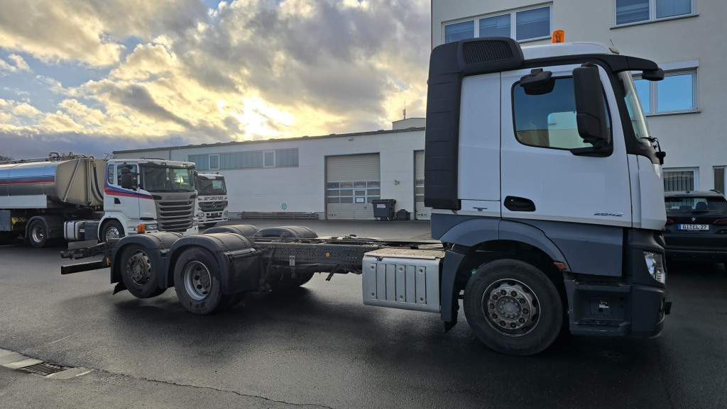 Mercedes Benz Actros 2642 Fahrgestell ohne Aufbau (Nr. 5800) - Fahrgestell LKW: das Bild 1 Mercedes Benz Actros 2642 Fahrgestell ohne Aufbau (Nr. 5800) - Fahrgestell LKW: das Bild 1