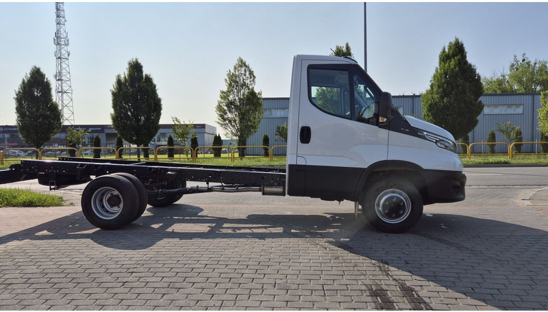 Iveco Daily 70C18 - nowe! - Fahrgestell LKW: das Bild 4 Iveco Daily 70C18 - nowe! - Fahrgestell LKW: das Bild 4