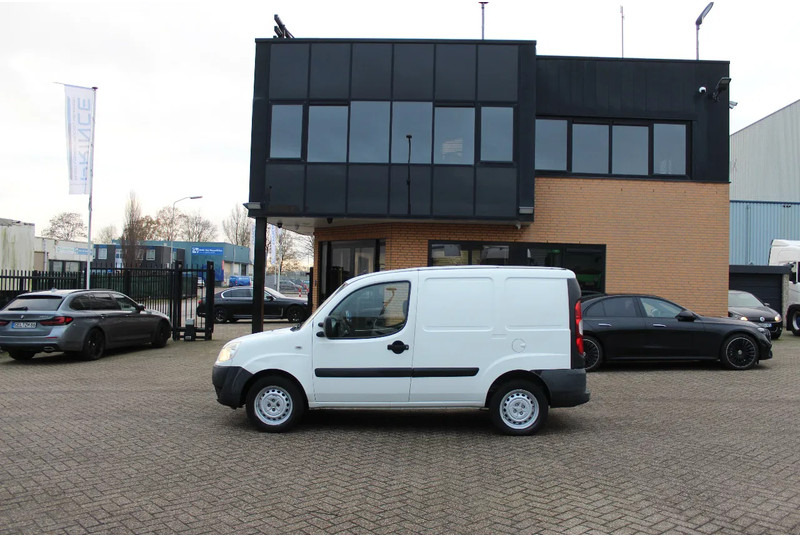 Fiat Doblò Cargo * manual * - PKW: das Bild 2 Fiat Doblò Cargo * manual * - PKW: das Bild 2