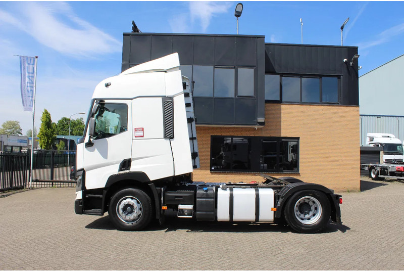 Renault T460 * RETARDER * 2 TANK * 4x2 * - Sattelzugmaschine: das Bild 2 Renault T460 * RETARDER * 2 TANK * 4x2 * - Sattelzugmaschine: das Bild 2