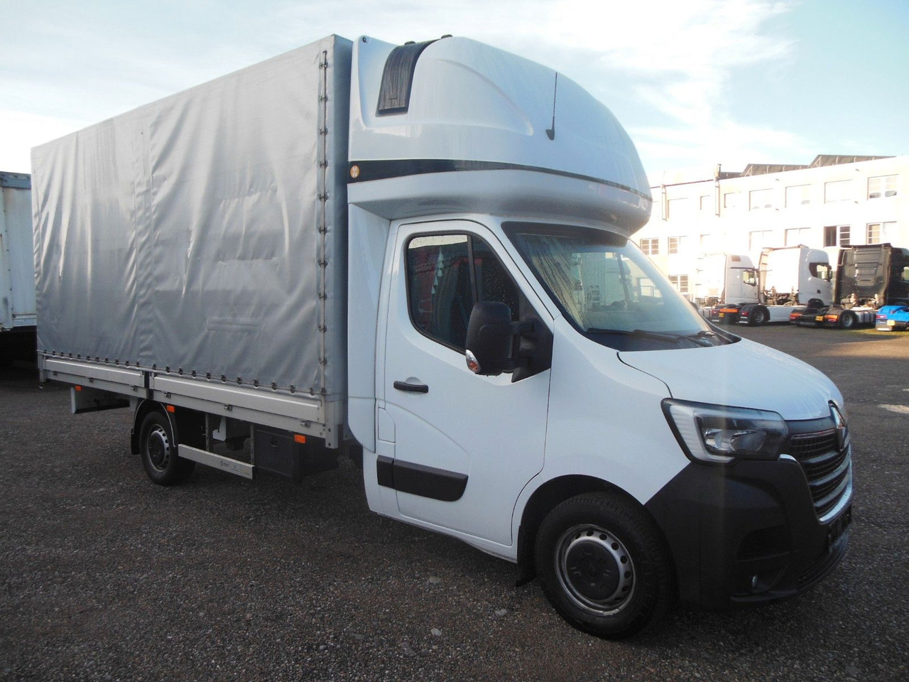 Renault MASTER 2.3 DCI, 10 PALETTEN, LUFT FEDERUNG - Planen Transporter: das Bild 2 Renault MASTER 2.3 DCI, 10 PALETTEN, LUFT FEDERUNG - Planen Transporter: das Bild 2
