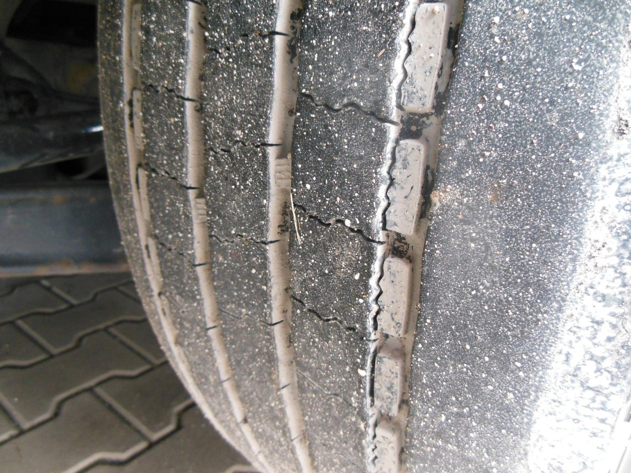 Sattelzugmaschine MAN TGX 18.480 LLS-U, LOWDECK + KRONE MEGA MAN TGX 18.480 LLS-U, LOWDECK: das Bild 6