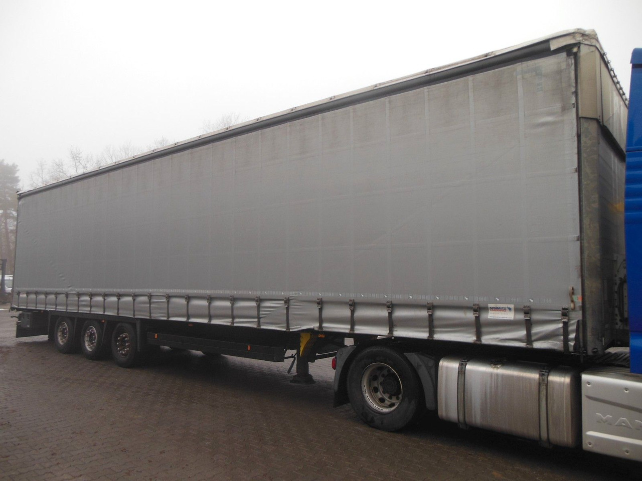 Schmitz Cargobull SCB, LOWDECK - Planenauflieger: das Bild 2 Schmitz Cargobull SCB, LOWDECK - Planenauflieger: das Bild 2