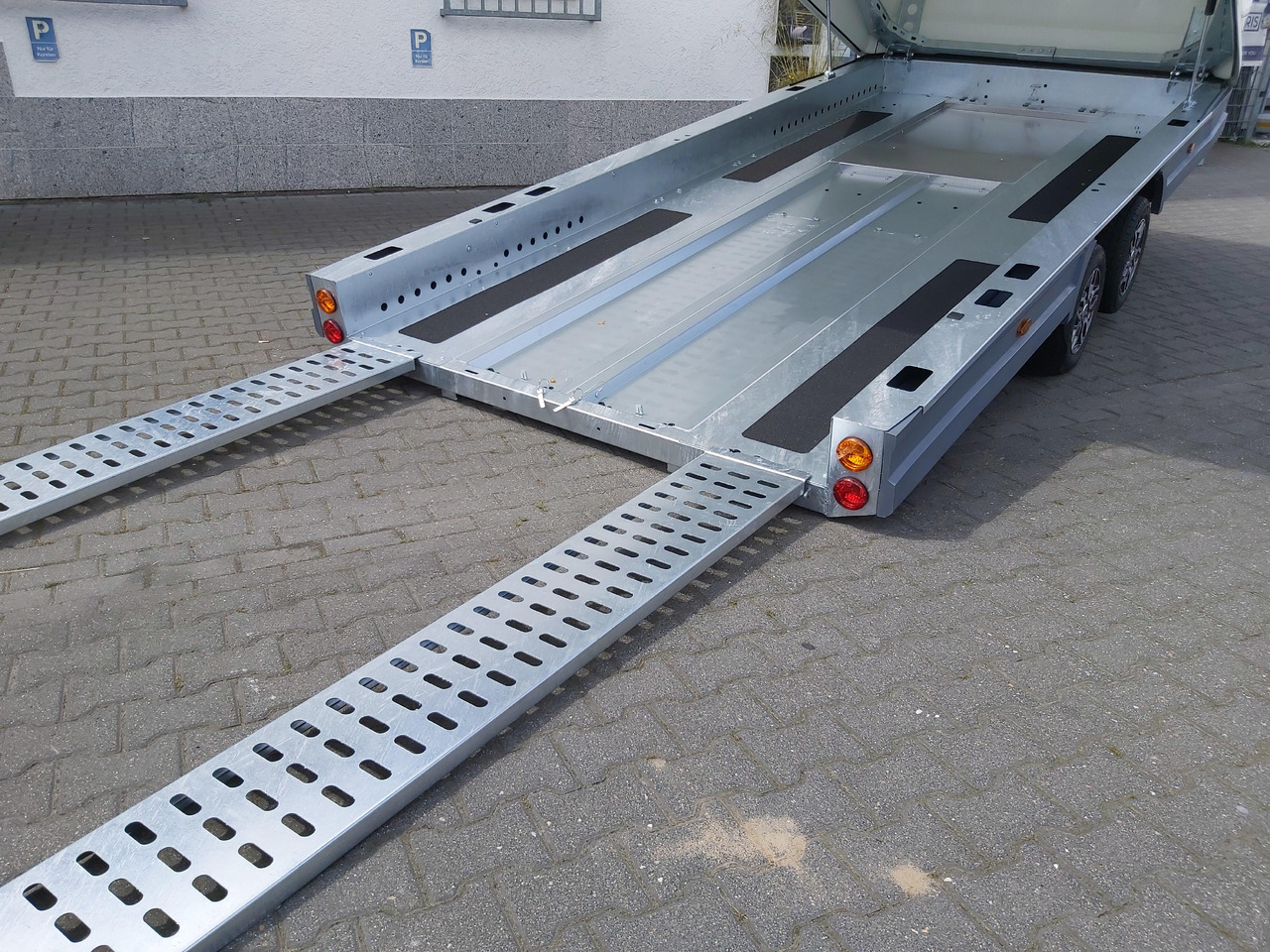 Autotransporter Anhänger BJT Race Shuttle 3 Transporter 470x195x160cm ankippbar Alufelgen black 100km/H 3000kg: das Bild 6