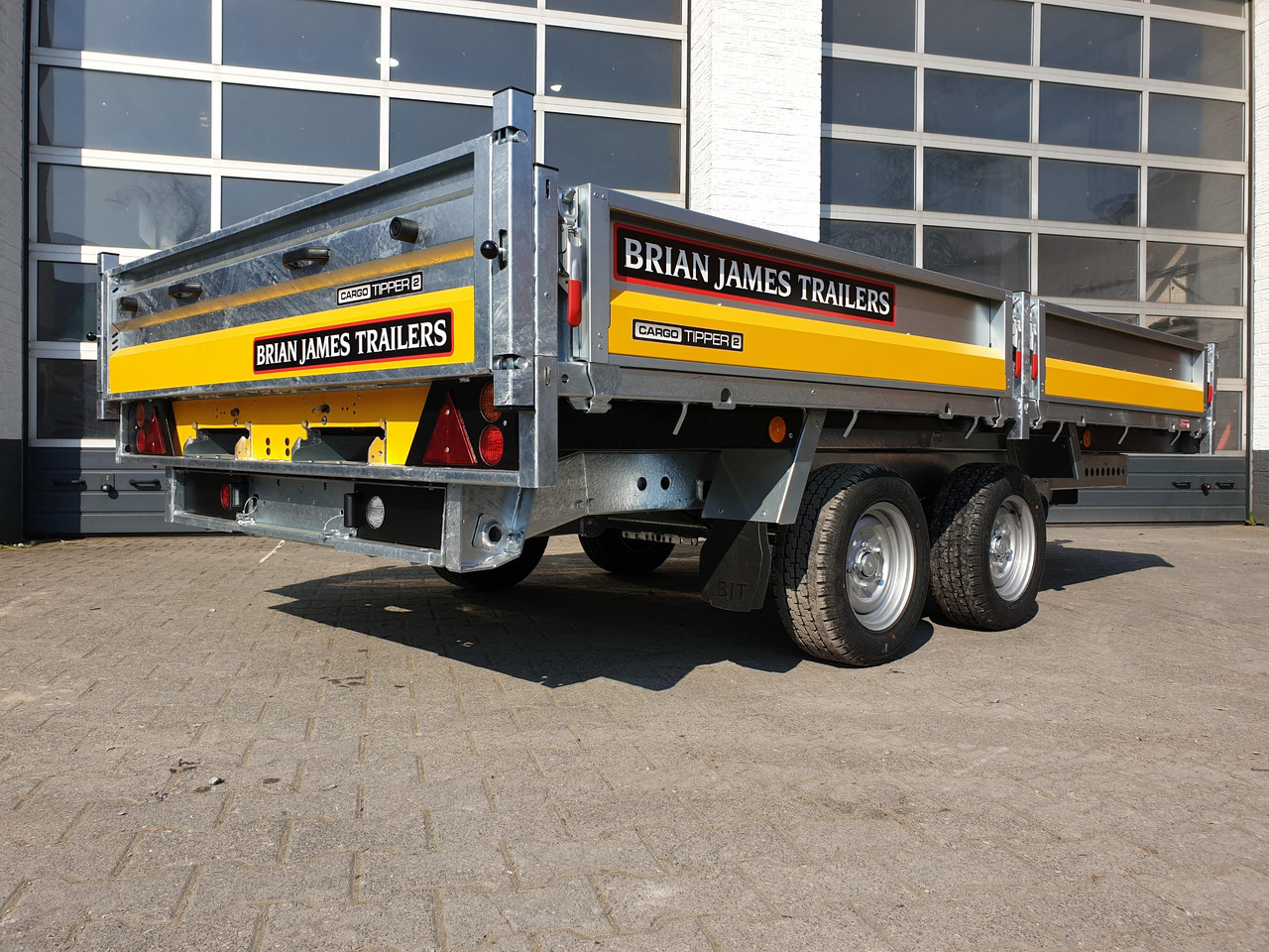 Brian James Trailer CarGO Tipper 2 elektrisch 360x195x30cm Pendelklappe Tandem niedrig 12" 3500kg os - Kipper Anhänger: das Bild 4 Brian James Trailer CarGO Tipper 2 elektrisch 360x195x30cm Pendelklappe Tandem niedrig 12" 3500kg os - Kipper Anhänger: das Bild 4