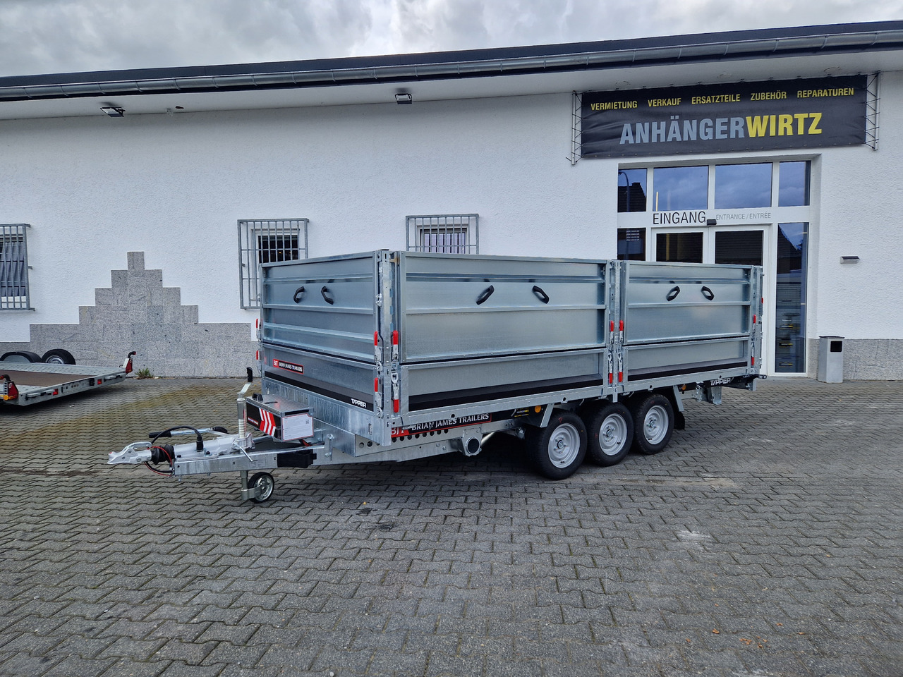 Brian James Trailer Tipper 400x200x100cm Aufsatz elektro blackline LED Tridem 3500kg Modell 24 - Kipper Anhänger: das Bild 1 Brian James Trailer Tipper 400x200x100cm Aufsatz elektro blackline LED Tridem 3500kg Modell 24 - Kipper Anhänger: das Bild 1