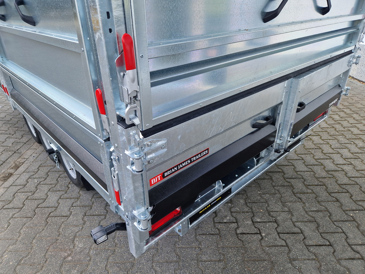Brian James Trailer Tipper 400x200x100cm Aufsatz elektro blackline LED Tridem 3500kg Modell 24 - Kipper Anhänger: das Bild 2 Brian James Trailer Tipper 400x200x100cm Aufsatz elektro blackline LED Tridem 3500kg Modell 24 - Kipper Anhänger: das Bild 2