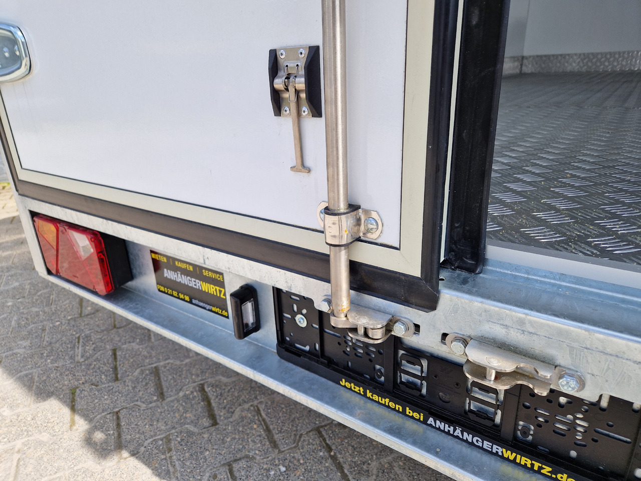 Kühlanhänger Cargo Therm TFI 430T 430x180x200cm Lebensmittel HACCP Govi Arktik 2000 2700kg - Kühlkoffer Anhänger: das Bild 4 Kühlanhänger Cargo Therm TFI 430T 430x180x200cm Lebensmittel HACCP Govi Arktik 2000 2700kg - Kühlkoffer Anhänger: das Bild 4