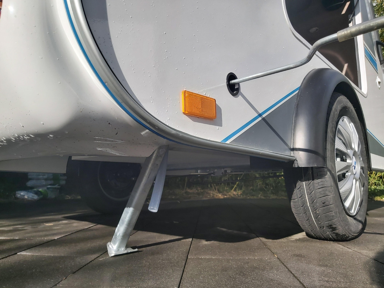 Wohnwagen Mini Camper Mini Tommy TMC25 252x140x121cm aero V1 Küche 12V/230V 100km/H 750kg gebremst Modell 24: das Bild 12