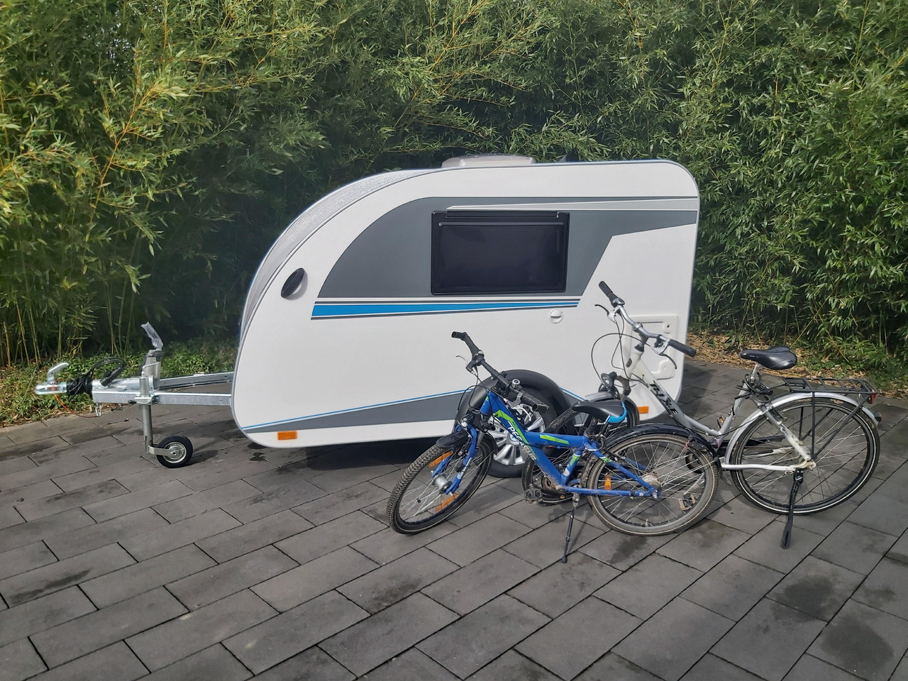 Mini Camper Mini Tommy TMC25 252x140x121cm aero V1 Küche 12V/230V 100km/H 750kg gebremst Modell 24 - Wohnwagen: das Bild 4 Mini Camper Mini Tommy TMC25 252x140x121cm aero V1 Küche 12V/230V 100km/H 750kg gebremst Modell 24 - Wohnwagen: das Bild 4