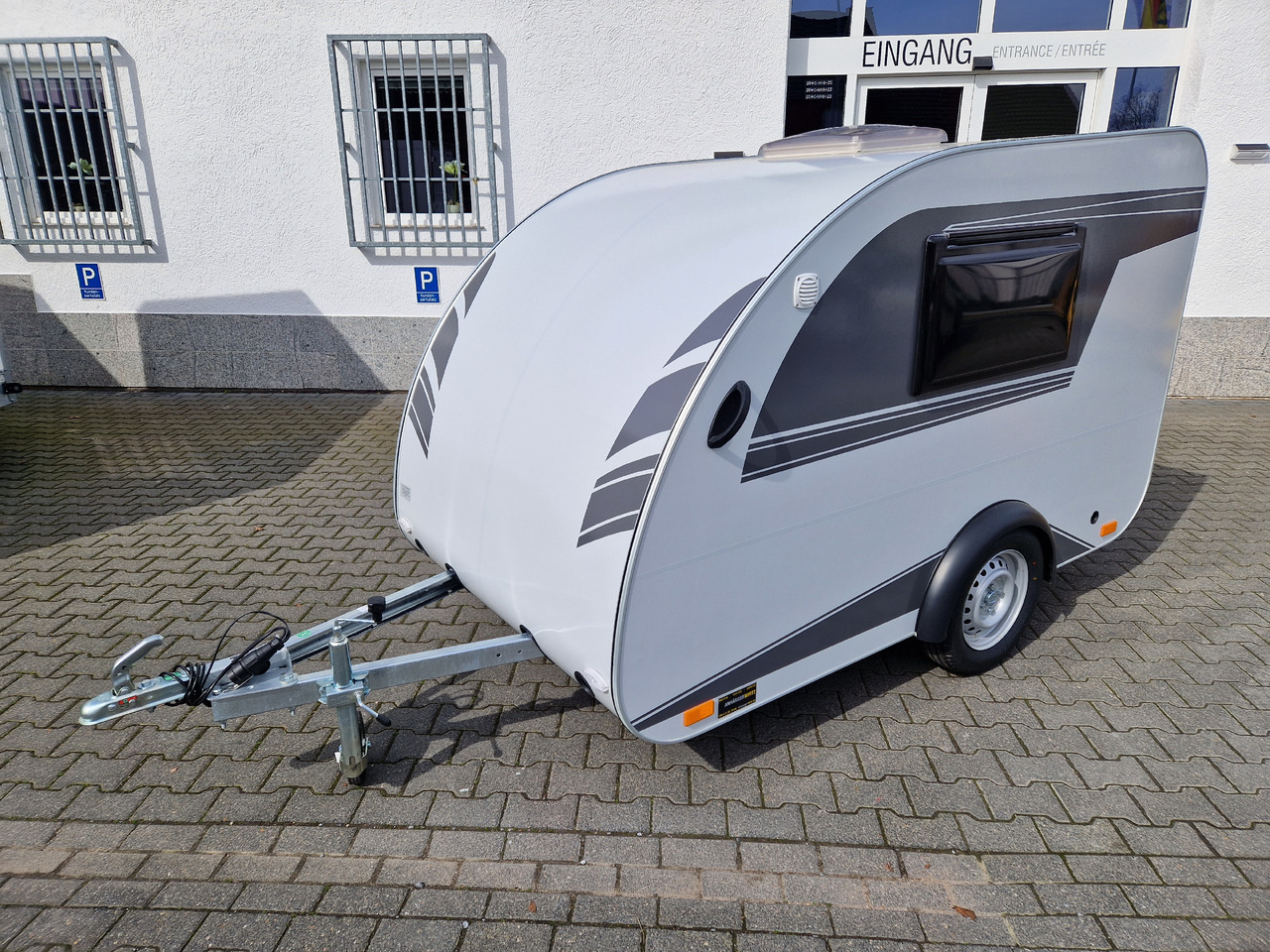 Mini Camper Mini Tommy TMC25 Basic 252x140x121cm 100 km/H 750kg ungebremst Januar AKTION - Wohnwagen: das Bild 4 Mini Camper Mini Tommy TMC25 Basic 252x140x121cm 100 km/H 750kg ungebremst Januar AKTION - Wohnwagen: das Bild 4