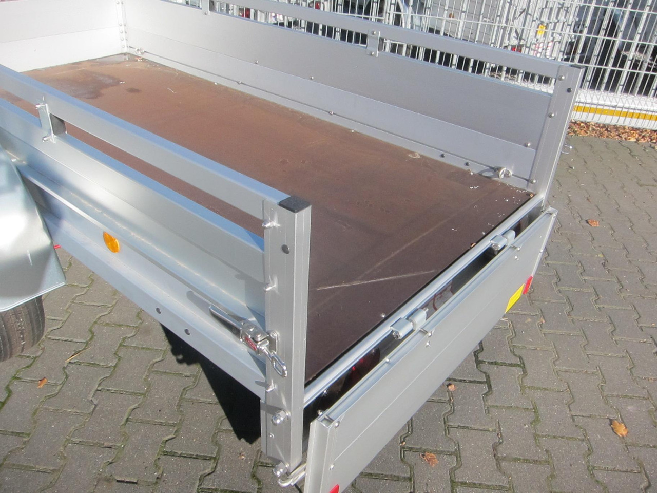PKW Anhänger Koch Aluline 4.13 250x125x44cm (S) 1300kg 100 km/H Online Aktion Modell 2024 - PKW Anhänger: das Bild 4 PKW Anhänger Koch Aluline 4.13 250x125x44cm (S) 1300kg 100 km/H Online Aktion Modell 2024 - PKW Anhänger: das Bild 4
