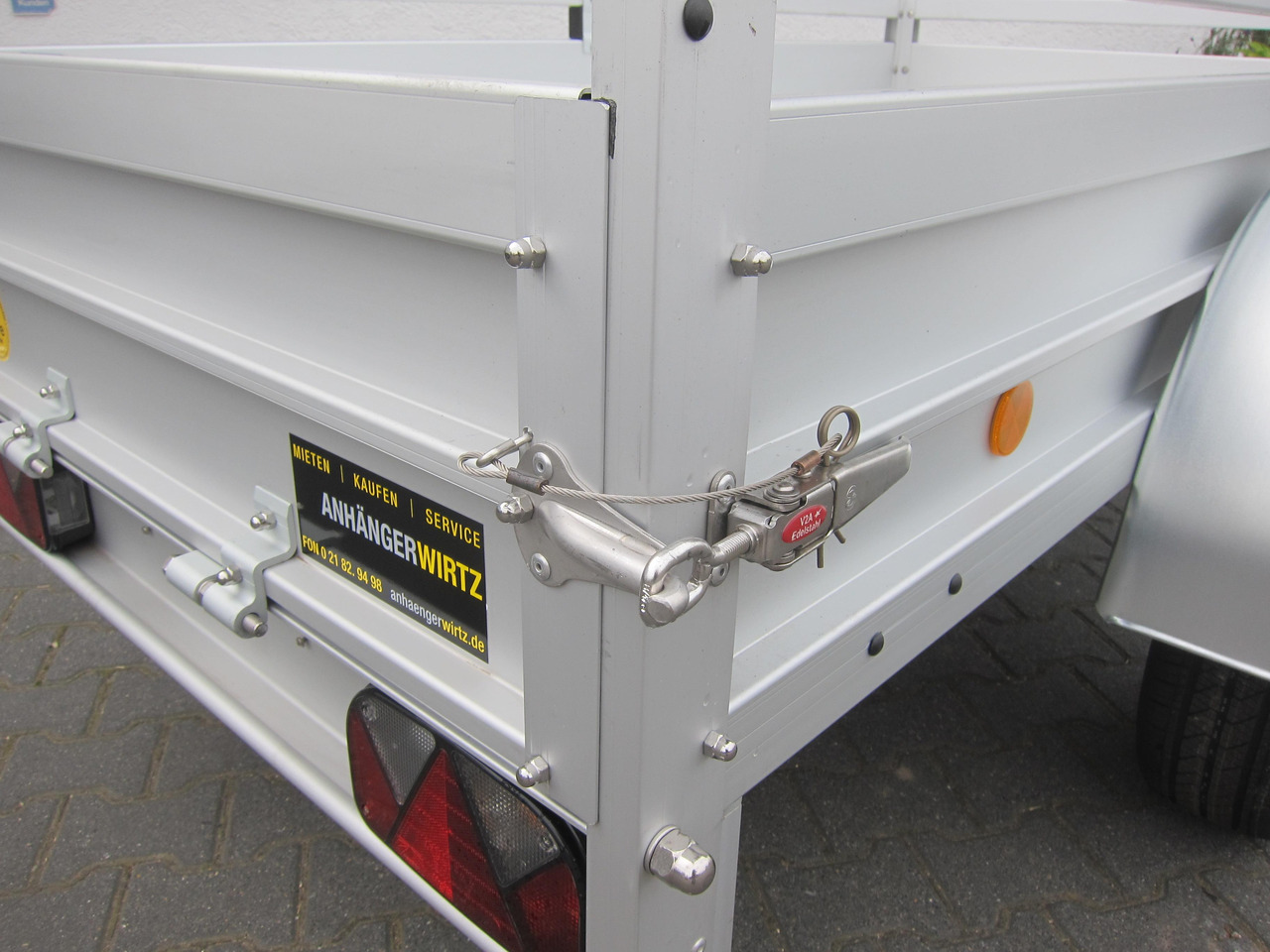 PKW Anhänger Koch Aluline+ U2 205x105x40cm ALUBODEN (XS) 750kg 100 km/H - PKW Anhänger: das Bild 4 PKW Anhänger Koch Aluline+ U2 205x105x40cm ALUBODEN (XS) 750kg 100 km/H - PKW Anhänger: das Bild 4