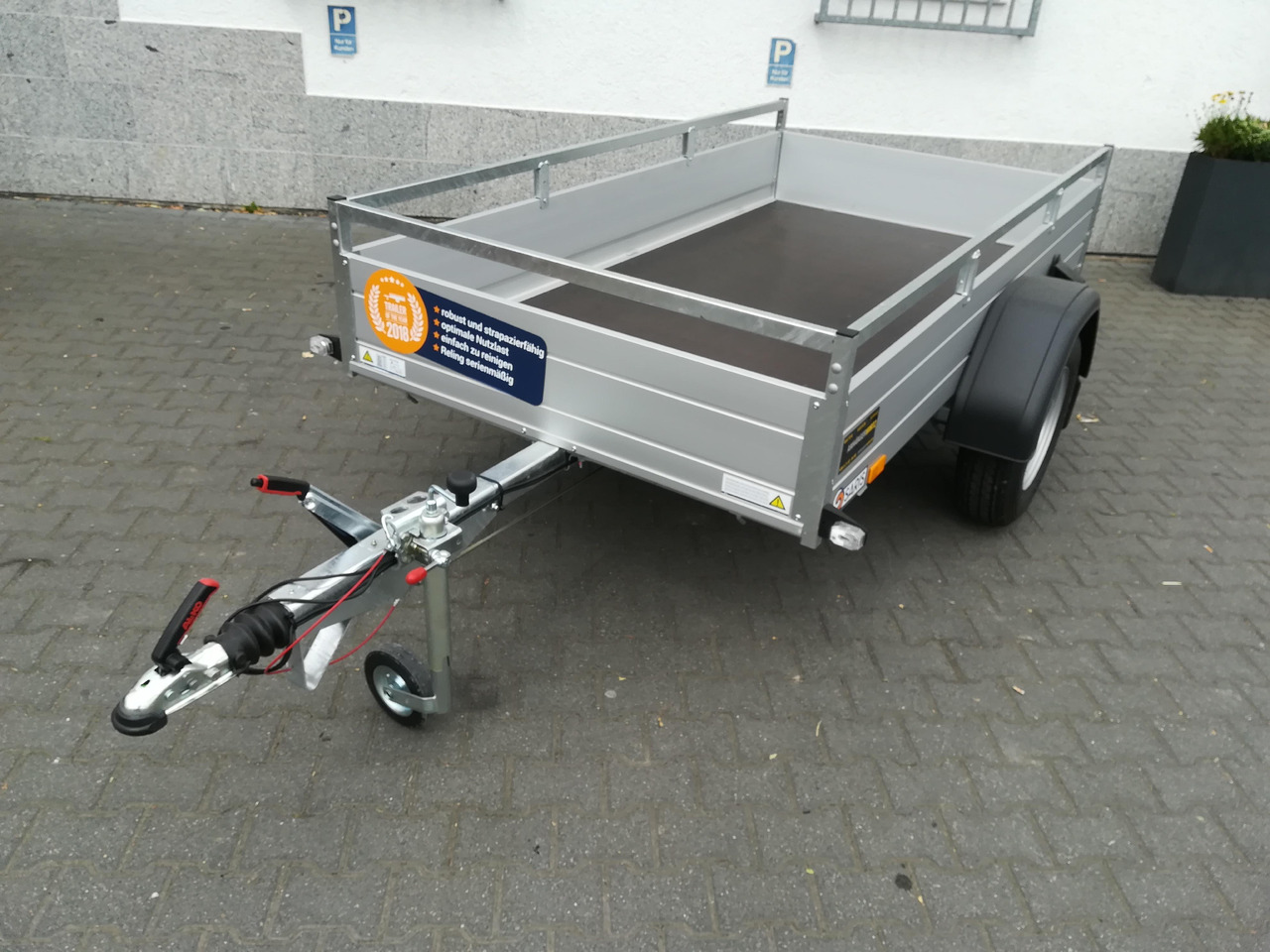 Saris Anhänger DV135 McAlu Pro MP 255x133x43cm (S) 1350kg Online Aktion Modell 2024 - PKW Anhänger: das Bild 3 Saris Anhänger DV135 McAlu Pro MP 255x133x43cm (S) 1350kg Online Aktion Modell 2024 - PKW Anhänger: das Bild 3