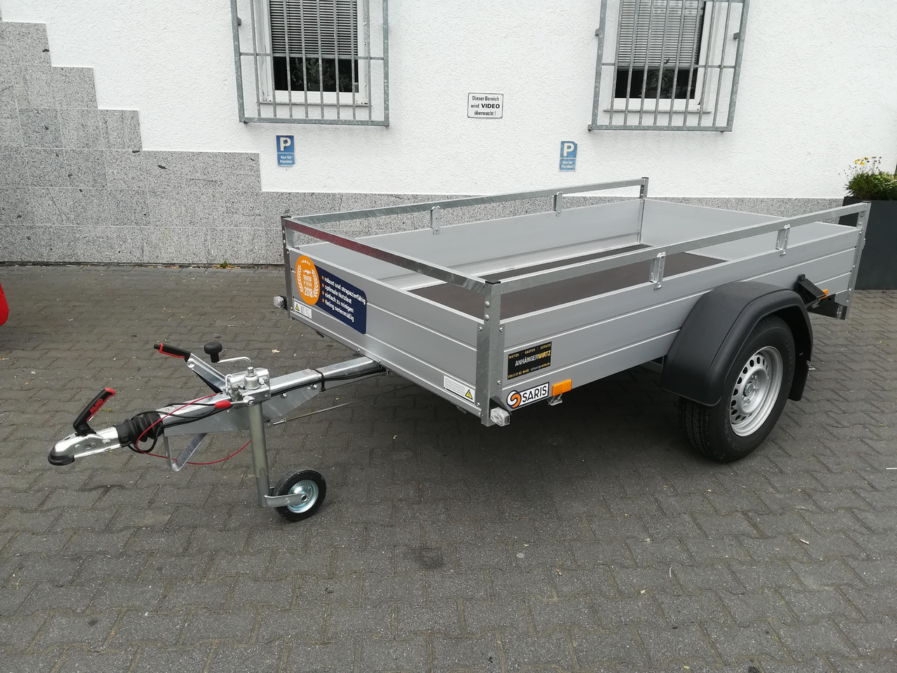 Saris Anhänger DV135 McAlu Pro MP 255x133x43cm (S) 1350kg Online Aktion Modell 2024 - PKW Anhänger: das Bild 2 Saris Anhänger DV135 McAlu Pro MP 255x133x43cm (S) 1350kg Online Aktion Modell 2024 - PKW Anhänger: das Bild 2