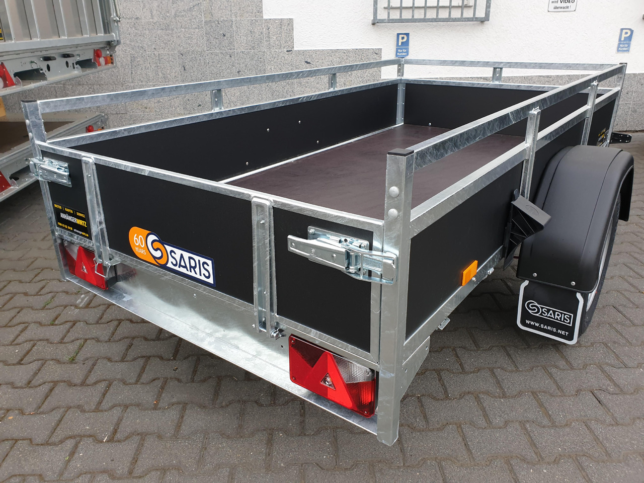 Saris BMG 135 Classic Wood 255x133x45cm (S) 1350kg Abverkauf Aktion - PKW Anhänger: das Bild 5 Saris BMG 135 Classic Wood 255x133x45cm (S) 1350kg Abverkauf Aktion - PKW Anhänger: das Bild 5