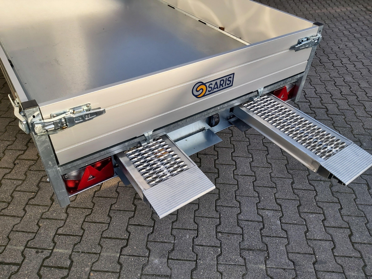 Saris Kipper K1 276 170 2000 2 276x170x30cm Alu Auffahrrampen Heckstützen Handpumpe 13" 2000kg - Kipper Anhänger: das Bild 3 Saris Kipper K1 276 170 2000 2 276x170x30cm Alu Auffahrrampen Heckstützen Handpumpe 13" 2000kg - Kipper Anhänger: das Bild 3