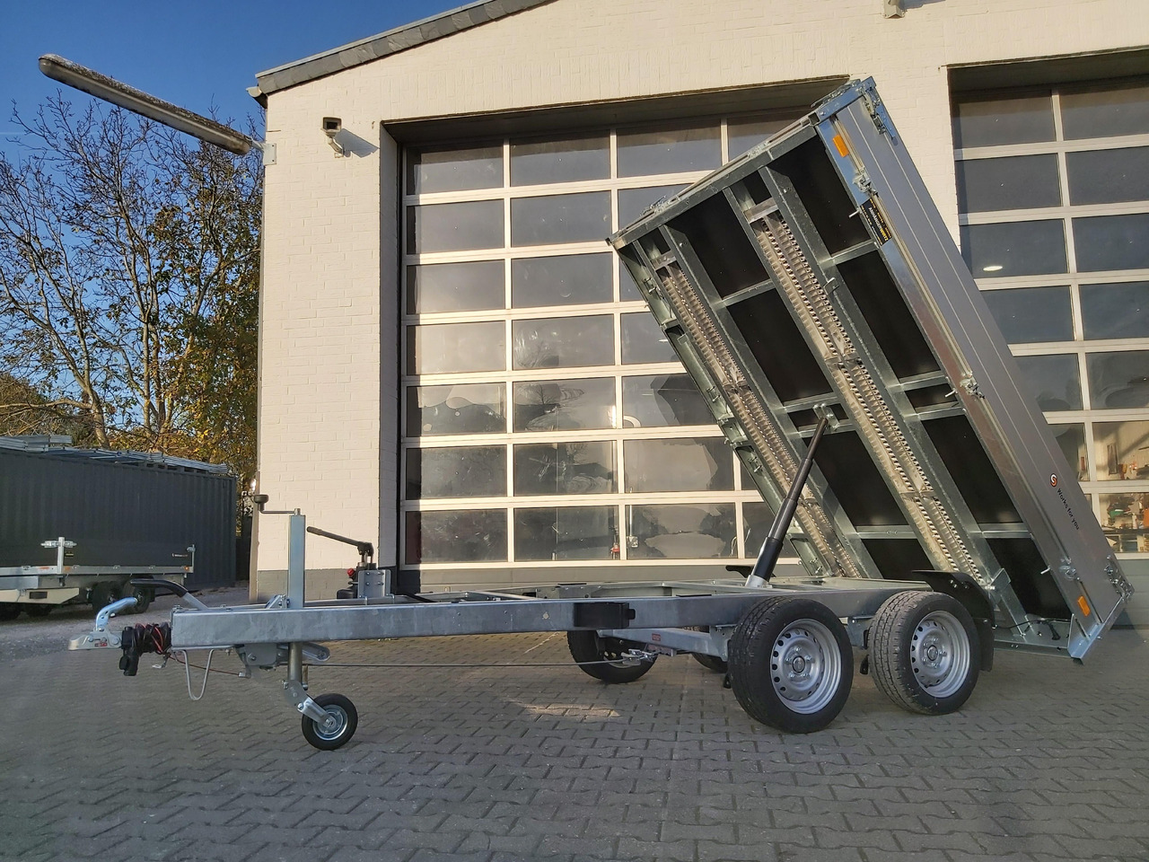 Saris Kipper K1 276 170 2000 2 276x170x30cm Alu Auffahrrampen Heckstützen Handpumpe 13" 2000kg - Kipper Anhänger: das Bild 2 Saris Kipper K1 276 170 2000 2 276x170x30cm Alu Auffahrrampen Heckstützen Handpumpe 13" 2000kg - Kipper Anhänger: das Bild 2
