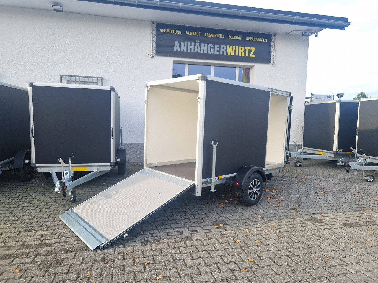 Variant C1315 C2 Edition black 258x148x157cm Aluf. Heckrampe Seitentür 1350kg 100 km/H black deal - Motorradanhänger: das Bild 3 Variant C1315 C2 Edition black 258x148x157cm Aluf. Heckrampe Seitentür 1350kg 100 km/H black deal - Motorradanhänger: das Bild 3