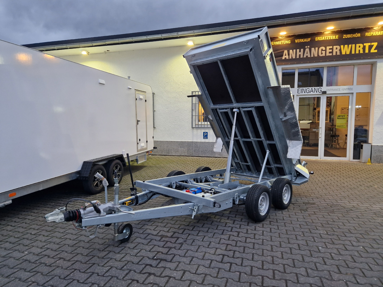 Variant Heckkipper Tieflader 3515 MT20 300x150x30cm Auffahrrampen Stützen Parabelfeder 3500kg 100km - Kipper Anhänger: das Bild 1 Variant Heckkipper Tieflader 3515 MT20 300x150x30cm Auffahrrampen Stützen Parabelfeder 3500kg 100km - Kipper Anhänger: das Bild 1