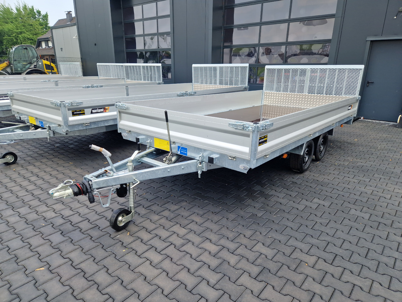 Variant Maschinentransporter 3542 UX Maxi Load Tandem Parabelfeder LED Felgen black 3500kg - Baumaschinenanhänger: das Bild 2 Variant Maschinentransporter 3542 UX Maxi Load Tandem Parabelfeder LED Felgen black 3500kg - Baumaschinenanhänger: das Bild 2