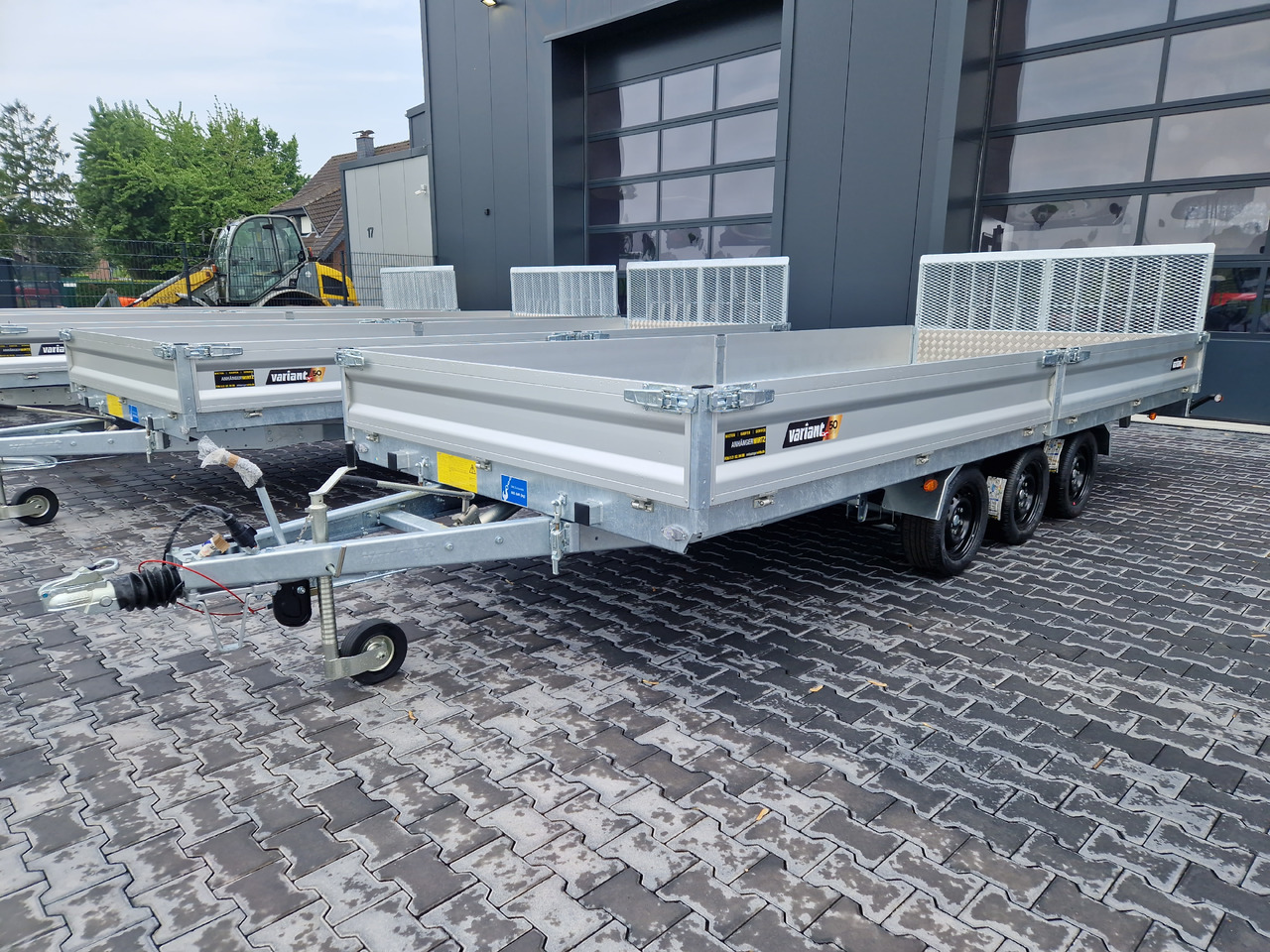 Variant Maschinentransporter 3553 UX Maxi LOAD blackline LED Tridem Parabel 3500kg - Baumaschinenanhänger: das Bild 1 Variant Maschinentransporter 3553 UX Maxi LOAD blackline LED Tridem Parabel 3500kg - Baumaschinenanhänger: das Bild 1