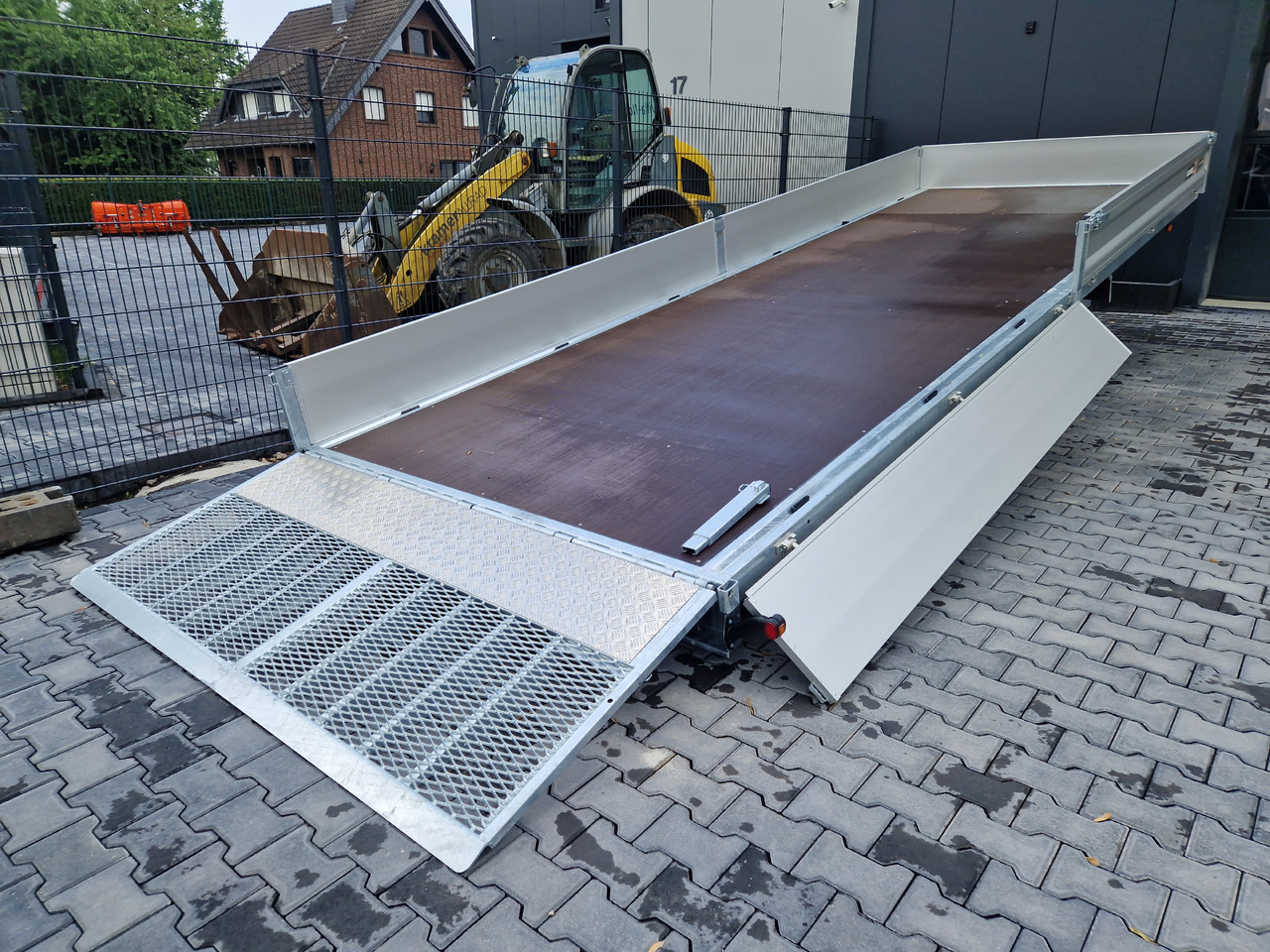 Variant Maschinentransporter 3563 UX Maxi Load 620x210x30cm LED Tridem Parabel black 3500kg - Baumaschinenanhänger: das Bild 3 Variant Maschinentransporter 3563 UX Maxi Load 620x210x30cm LED Tridem Parabel black 3500kg - Baumaschinenanhänger: das Bild 3