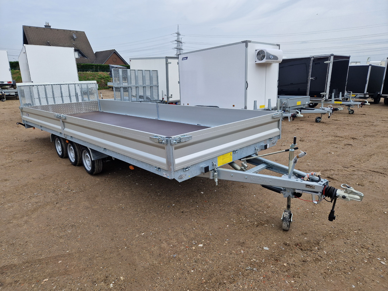 Variant Maschinentransporter 3563 UX Maxi Load 620x210x30cm LED Tridem Parabelfeder 3500kg Modell 24 - Baumaschinenanhänger: das Bild 5 Variant Maschinentransporter 3563 UX Maxi Load 620x210x30cm LED Tridem Parabelfeder 3500kg Modell 24 - Baumaschinenanhänger: das Bild 5