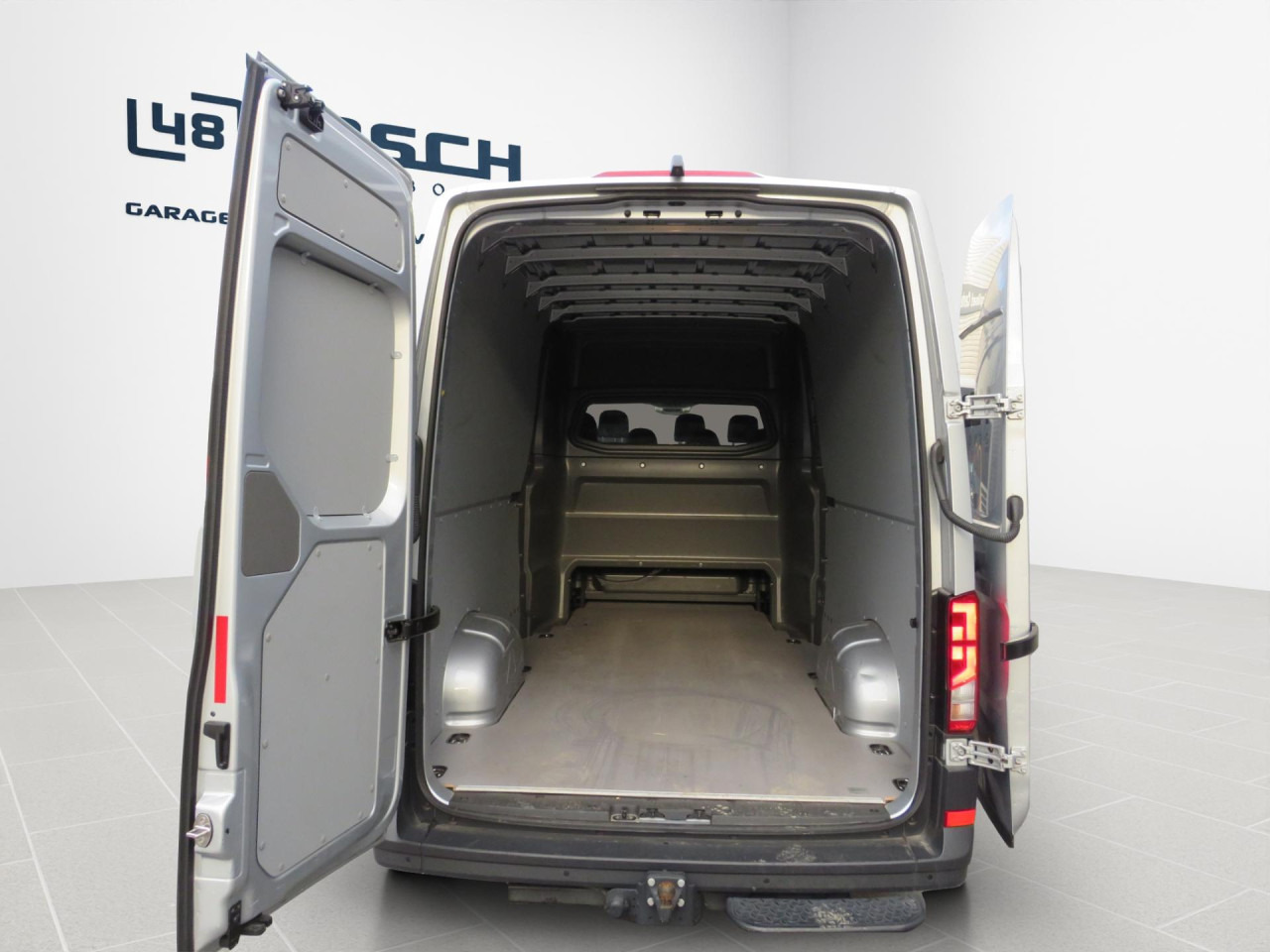 VOLKSWAGEN Crafter 35 L4H3 Doka Kasten Klima AHK Navi ZV - Kastenwagen, Transporter mit Doppelkabine: das Bild 5 VOLKSWAGEN Crafter 35 L4H3 Doka Kasten Klima AHK Navi ZV - Kastenwagen, Transporter mit Doppelkabine: das Bild 5