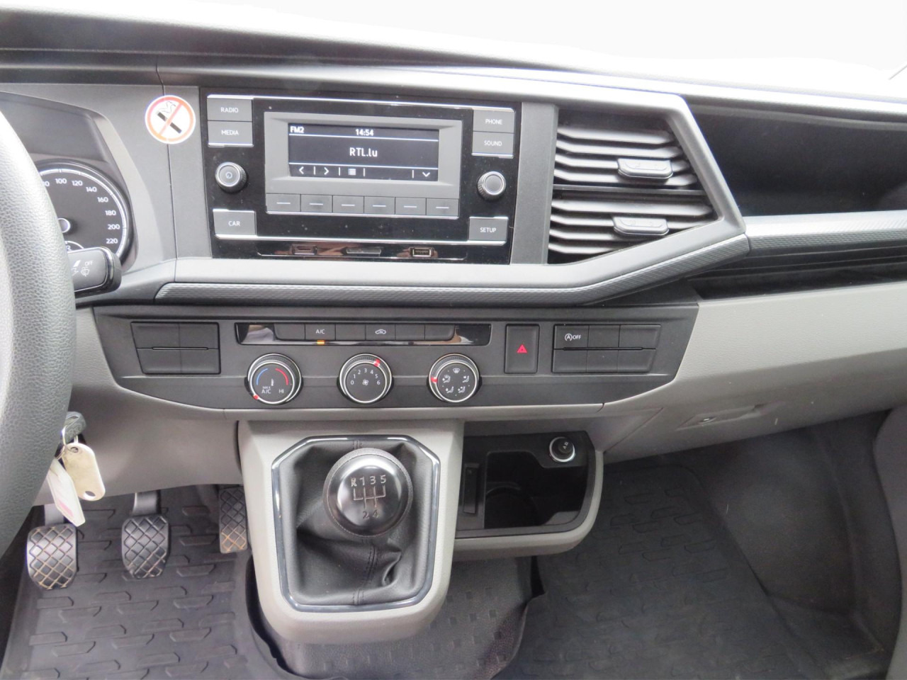 VOLKSWAGEN T6.1 Transporter 2.0 TDI Kasten Klima ZV - Kleintransporter: das Bild 3 VOLKSWAGEN T6.1 Transporter 2.0 TDI Kasten Klima ZV - Kleintransporter: das Bild 3