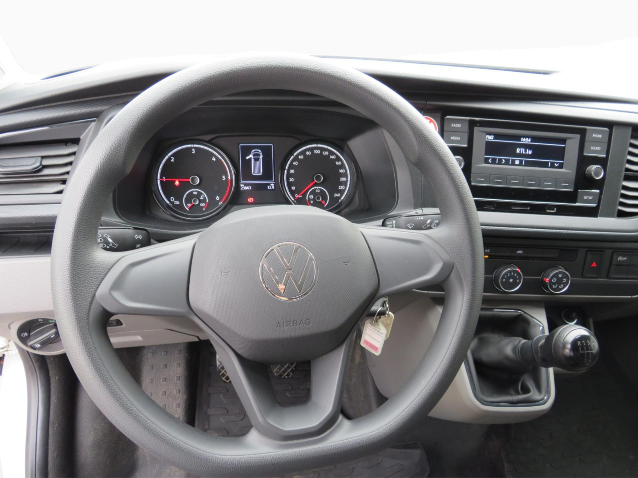 VOLKSWAGEN T6.1 Transporter 2.0 TDI Kasten Klima ZV - Kleintransporter: das Bild 2 VOLKSWAGEN T6.1 Transporter 2.0 TDI Kasten Klima ZV - Kleintransporter: das Bild 2