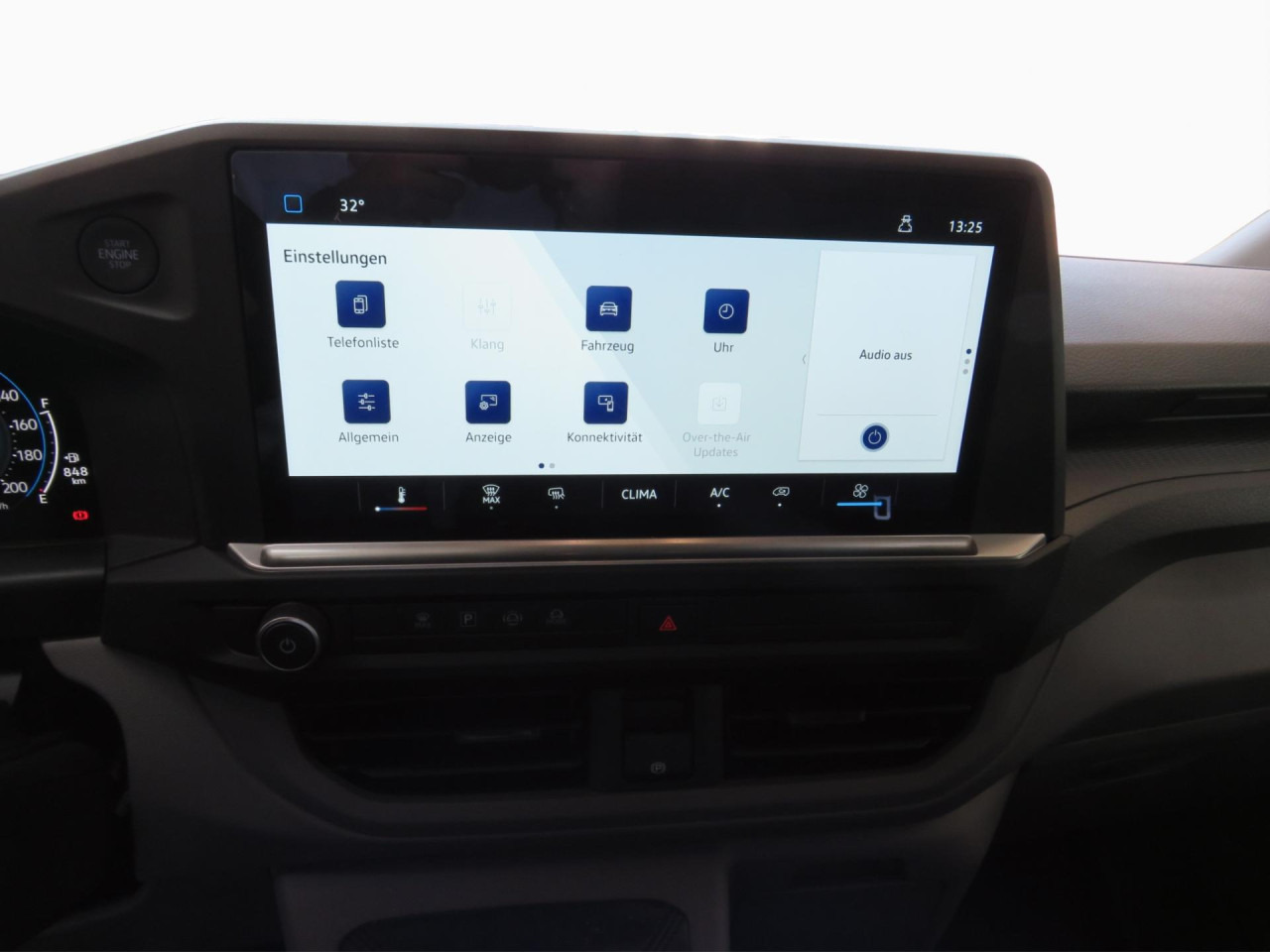 VOLKSWAGEN T7 Transporter 2.0 TDI 81 kW Kasten Klima ZV - Kleintransporter: das Bild 4 VOLKSWAGEN T7 Transporter 2.0 TDI 81 kW Kasten Klima ZV - Kleintransporter: das Bild 4