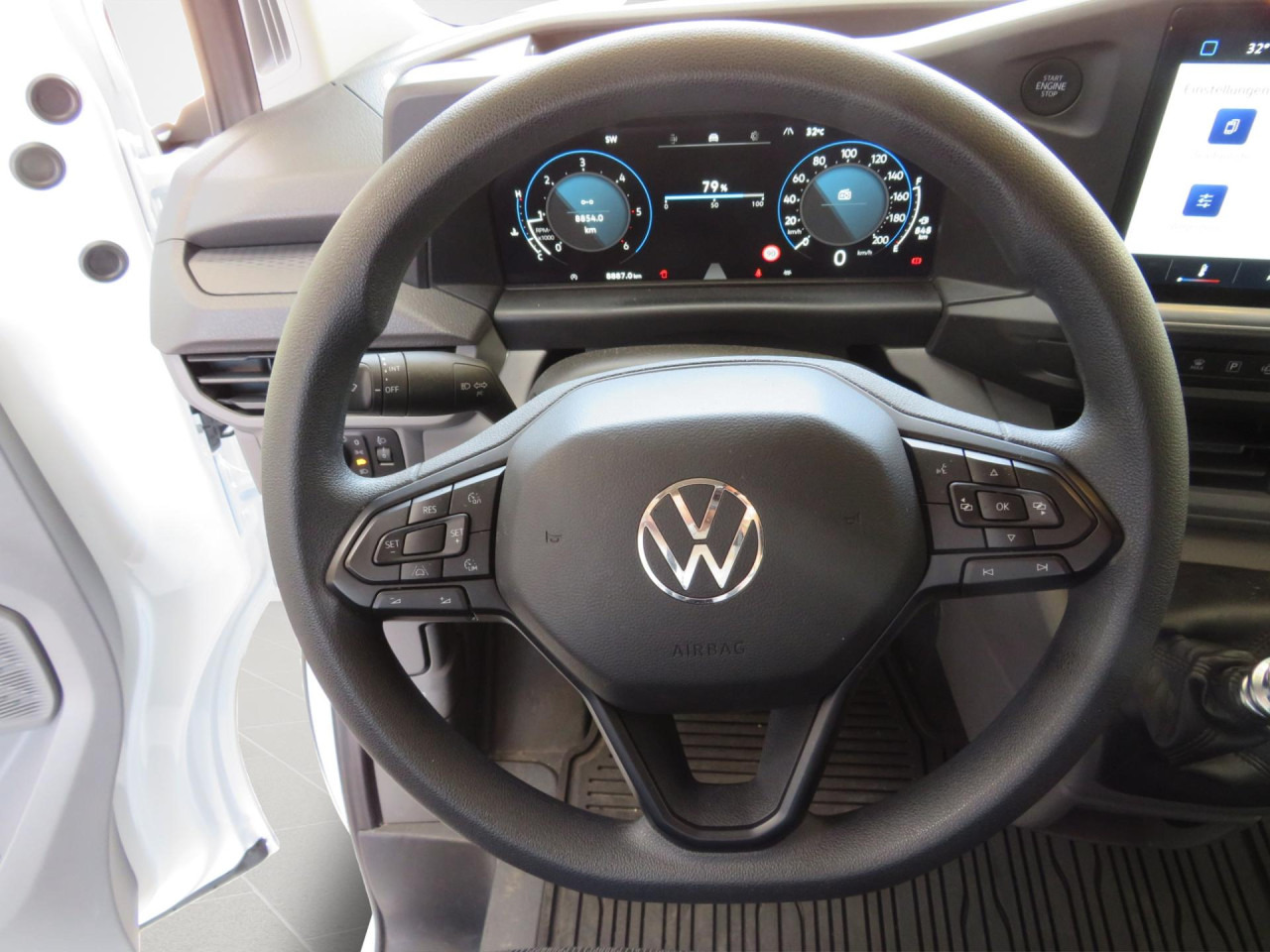 VOLKSWAGEN T7 Transporter 2.0 TDI 81 kW Kasten Klima ZV - Kleintransporter: das Bild 2 VOLKSWAGEN T7 Transporter 2.0 TDI 81 kW Kasten Klima ZV - Kleintransporter: das Bild 2