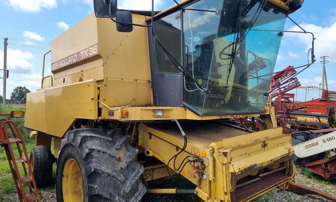 New Holland TX36 - Mähdrescher: das Bild 1 New Holland TX36 - Mähdrescher: das Bild 1