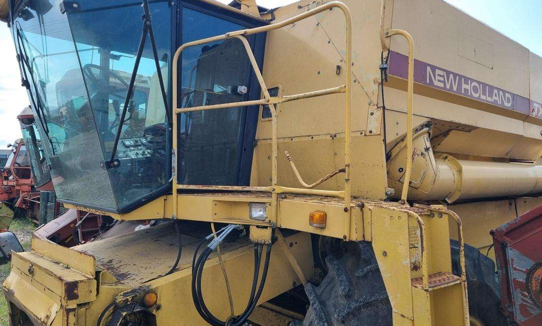 New Holland TX36 - Mähdrescher: das Bild 2 New Holland TX36 - Mähdrescher: das Bild 2