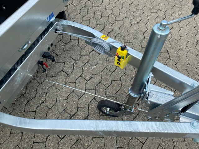 Brenderup Rückwärtskipper BT4260STB 2000, 2,0 to., E-Pumpe, 259x143x35cm - Kipper Anhänger: das Bild 2 Brenderup Rückwärtskipper BT4260STB 2000, 2,0 to., E-Pumpe, 259x143x35cm - Kipper Anhänger: das Bild 2