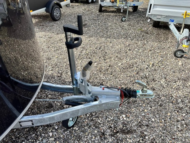 Cheval Liberte Debon Roadster 500 Sandwich Verkaufsklappe 2000 kg, 100 km/h, 320x167x200cm - Koffer Anhänger: das Bild 4 Cheval Liberte Debon Roadster 500 Sandwich Verkaufsklappe 2000 kg, 100 km/h, 320x167x200cm - Koffer Anhänger: das Bild 4