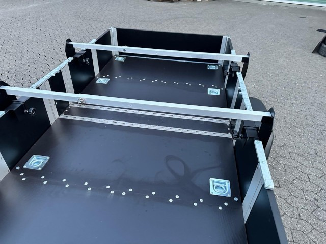 Faltos Blackline mit Fahrradträger, 750 kg, 2420 x 1420 x 300 mm - PKW Anhänger: das Bild 4 Faltos Blackline mit Fahrradträger, 750 kg, 2420 x 1420 x 300 mm - PKW Anhänger: das Bild 4