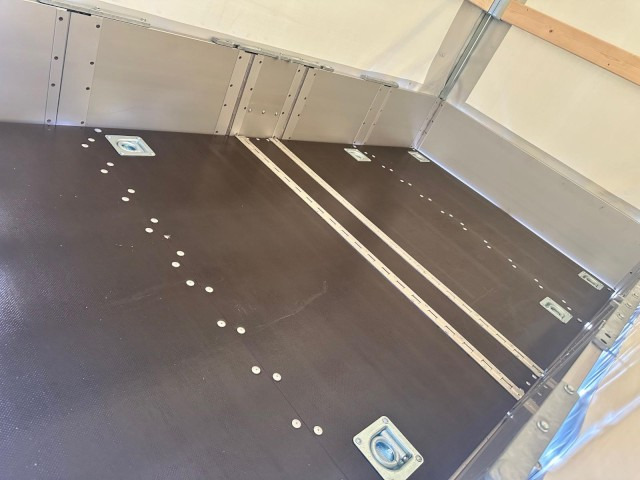 Faltos Pureline Vorteilsaktion, Hochplane 750 kg, 2420 x 1420 x 300 mm - PKW Anhänger: das Bild 4 Faltos Pureline Vorteilsaktion, Hochplane 750 kg, 2420 x 1420 x 300 mm - PKW Anhänger: das Bild 4