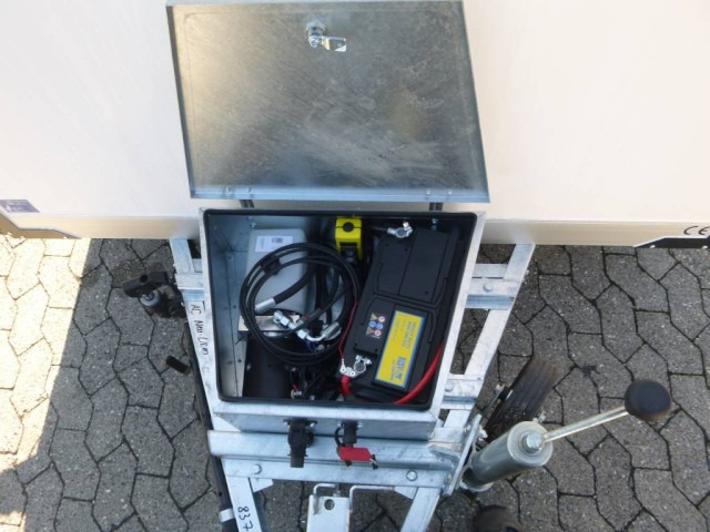 Humbaur Koffer Absenkanhänger mit E-Pumpe HKT 183117-18P, 100 km/h 1,8 t. 3100 x 1765 x 1800 mm - Koffer Anhänger: das Bild 5 Humbaur Koffer Absenkanhänger mit E-Pumpe HKT 183117-18P, 100 km/h 1,8 t. 3100 x 1765 x 1800 mm - Koffer Anhänger: das Bild 5