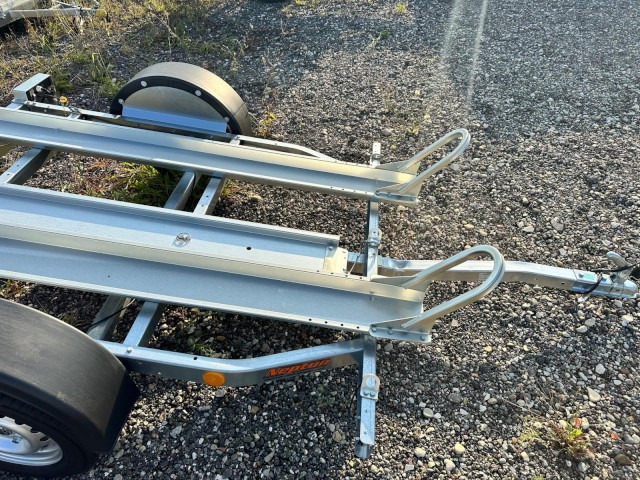 Neptun Motorradanhänger GN064, N6-220 pm2, 100 km/h 0,75 t. 2250 x 1300 x 31 mm - Motorradanhänger: das Bild 2 Neptun Motorradanhänger GN064, N6-220 pm2, 100 km/h 0,75 t. 2250 x 1300 x 31 mm - Motorradanhänger: das Bild 2