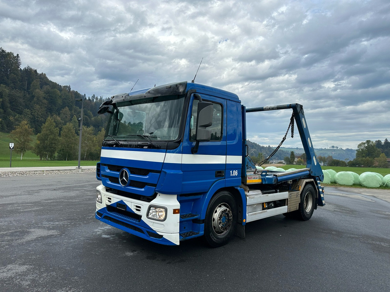 MERCEDES-BENZ Actros 18.32 4x2 Trösch absetzkipper - Absetzkipper: das Bild 1 MERCEDES-BENZ Actros 18.32 4x2 Trösch absetzkipper - Absetzkipper: das Bild 1