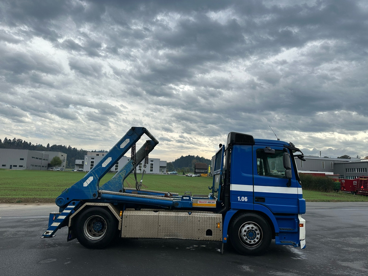 Absetzkipper MERCEDES-BENZ Actros 18.32 4x2 Trösch absetzkipper: das Bild 15